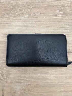 Fossil Black Leather Zip Wallet